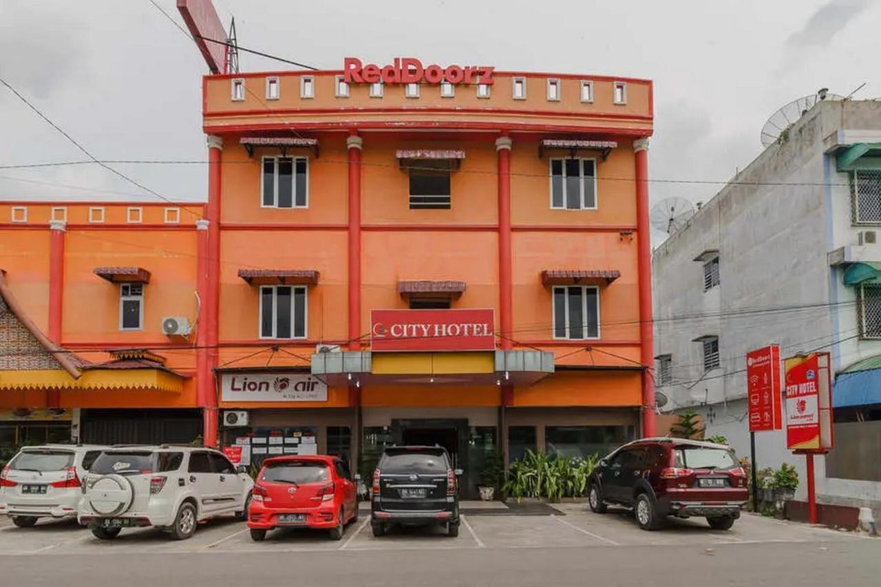 Reddoorz @ Pematangsiantar Hotel Exterior photo